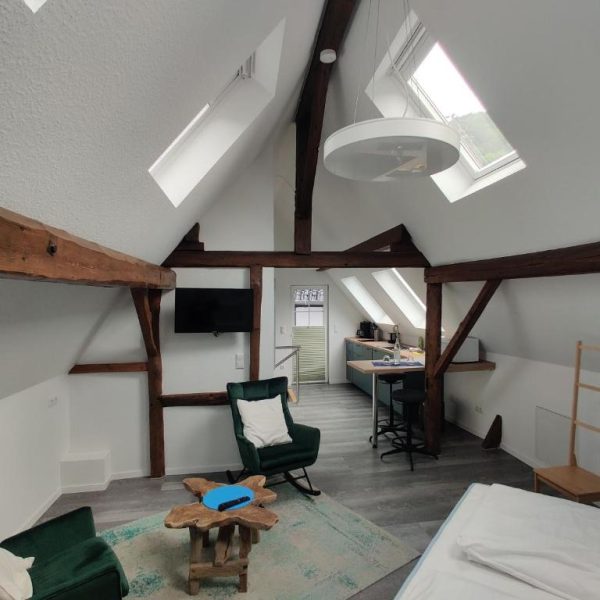 Kirche_Studio mit Balkon_2_2